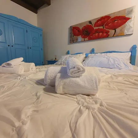 فندق مبيت وإفطار Palmas Anna's Is Procilis 4*